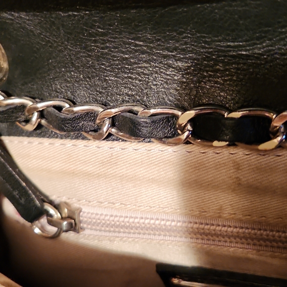 Valentino diamond rockstudded quilted leather cross body. - Picture 4 of 4